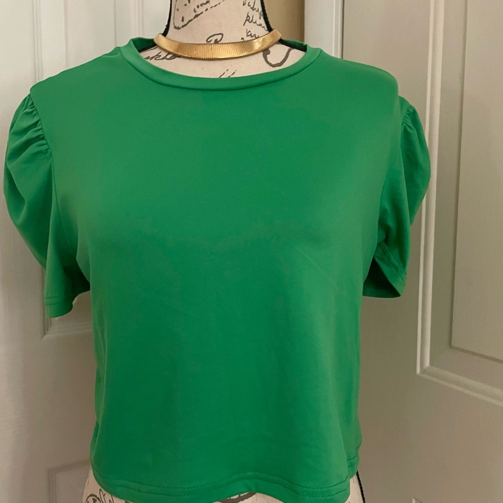 Classic Emerald Crewneck Puff-Sleeve Tee